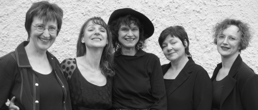 Alle 5 Kabarettistinnen 2007, schwarz-weiss
